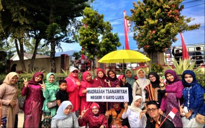 MTsN 1 Gayo Lues Ikuti Karnaval Meriahkan HUT RI ke-80